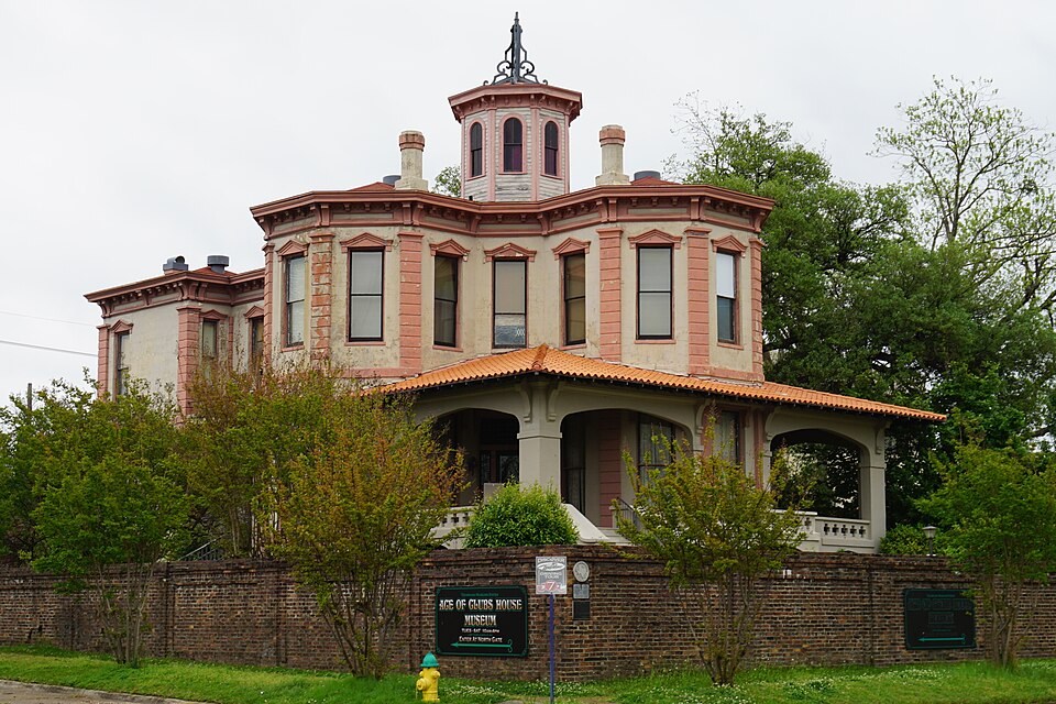 Ace of Clubs House, Texarkana