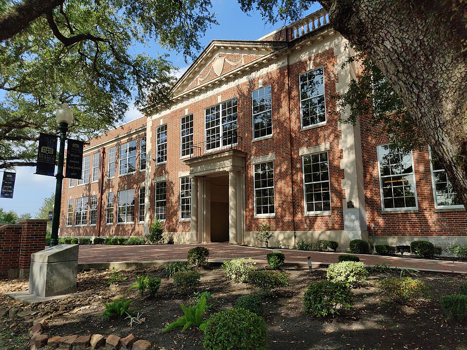 Charles Bender Performing Arts Center, Humble