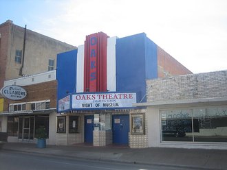 Oaks Theatre, Pearsall