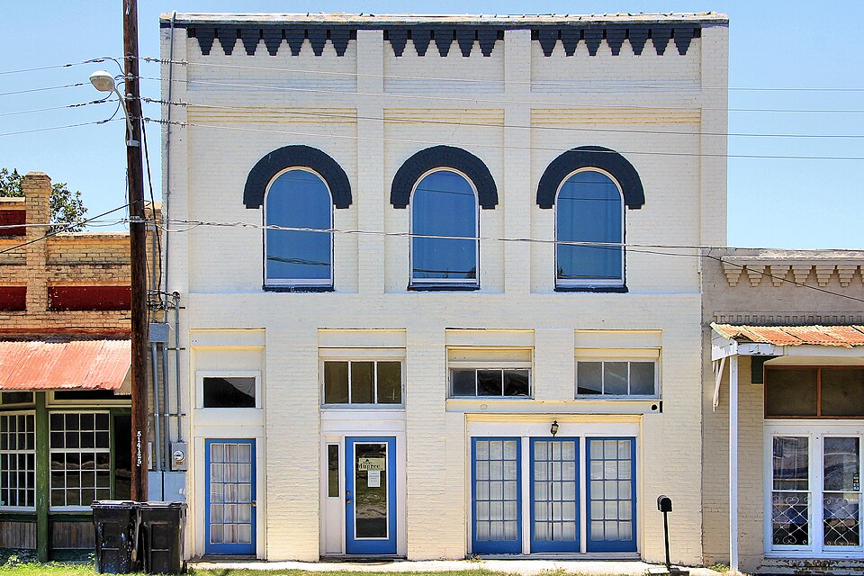 Devine Opera House, Devine