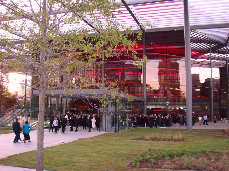 Margot and Bill Winspear Opera House, Dallas