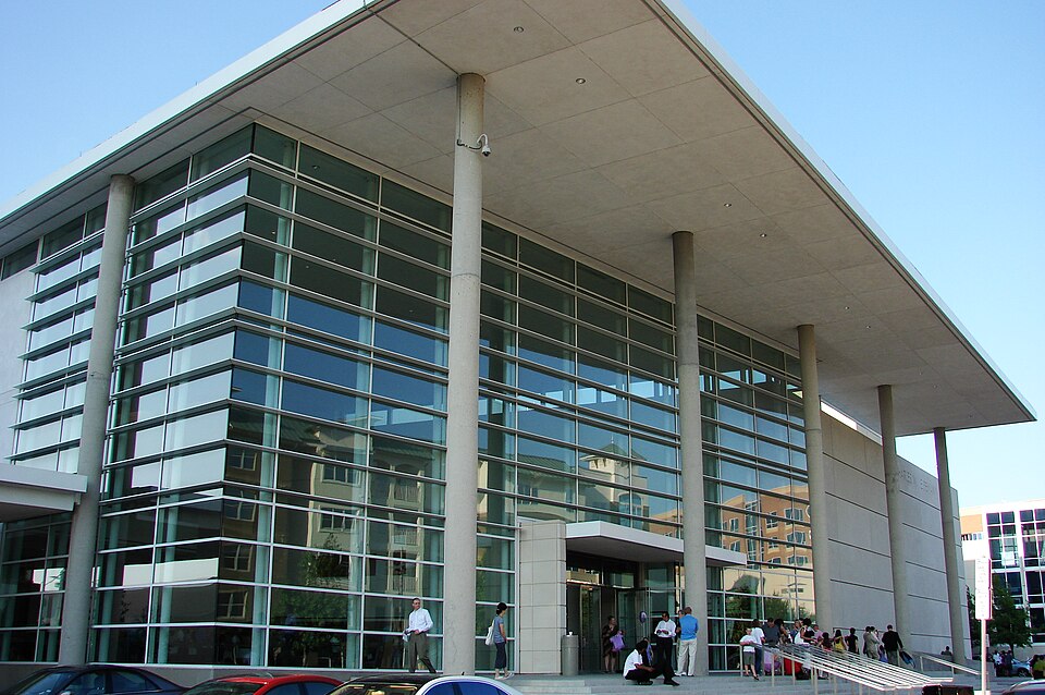 Charles W. Eisemann Center for Performing Arts, Richardson