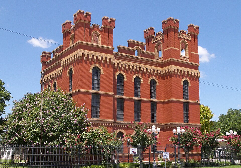 Old McCulloch County Jail, Brady